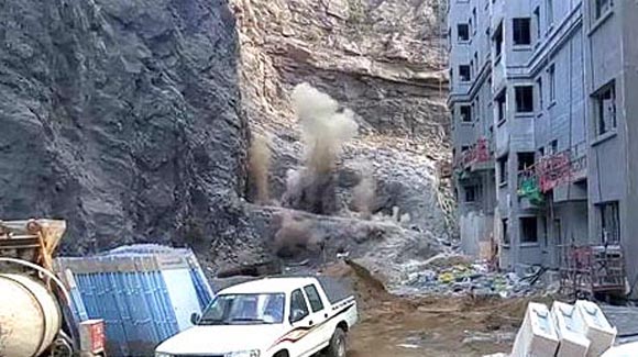 承德建筑工地二氧化碳爆破裂石頭